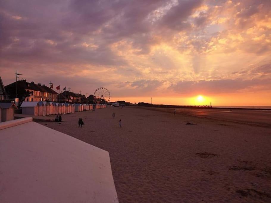 Maisonnette Du Bonheur Courseulles-sur-Mer Exterior foto