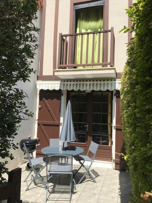 Maisonnette Du Bonheur Courseulles-sur-Mer Exterior foto